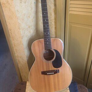 Guitar Carlos Model 210 Acoustic Guitar excellent condition